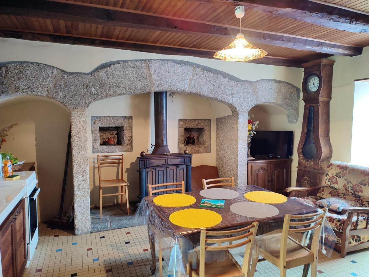 Maison Charmante A Florentin La Capelle Avec Jardin Et Vue Montagne Bagian luar foto